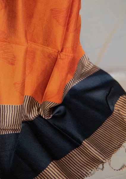 Handgewebter schmaler Schal aus Peace Silk / Eri Seide Dunkelblau Orange Rot - Ginkgo