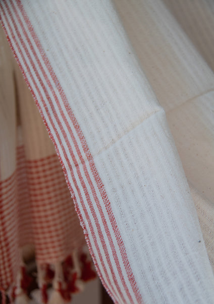 Weicher handgewebter Schal aus Bio Baumwolle in creme rot
